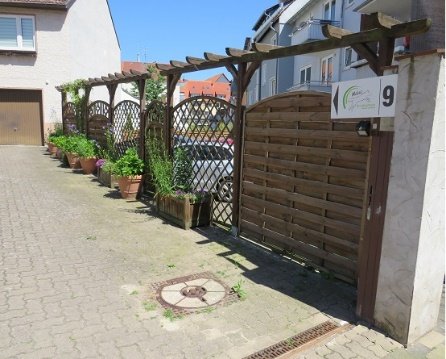 Praxiseingang von Mikas Hundephysio, Bergmannstraße 9, Eingang Ritterstraße